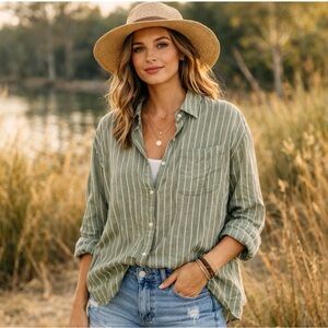 American Eagle Green Button-Up
